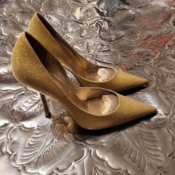 Guess heels with leather bottoms ,heels have some slight imperfections,size7&1/2 - Picture 3 of 9